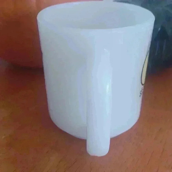 Vintage Warner Bros Tweety Mug Milk Glass 1975 Looney Tunes - Picture 2 of 7